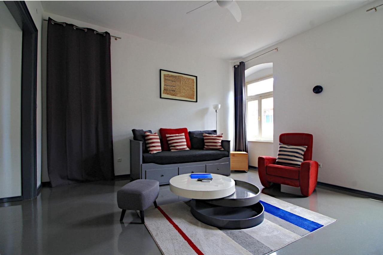 Au Centre Apartment *